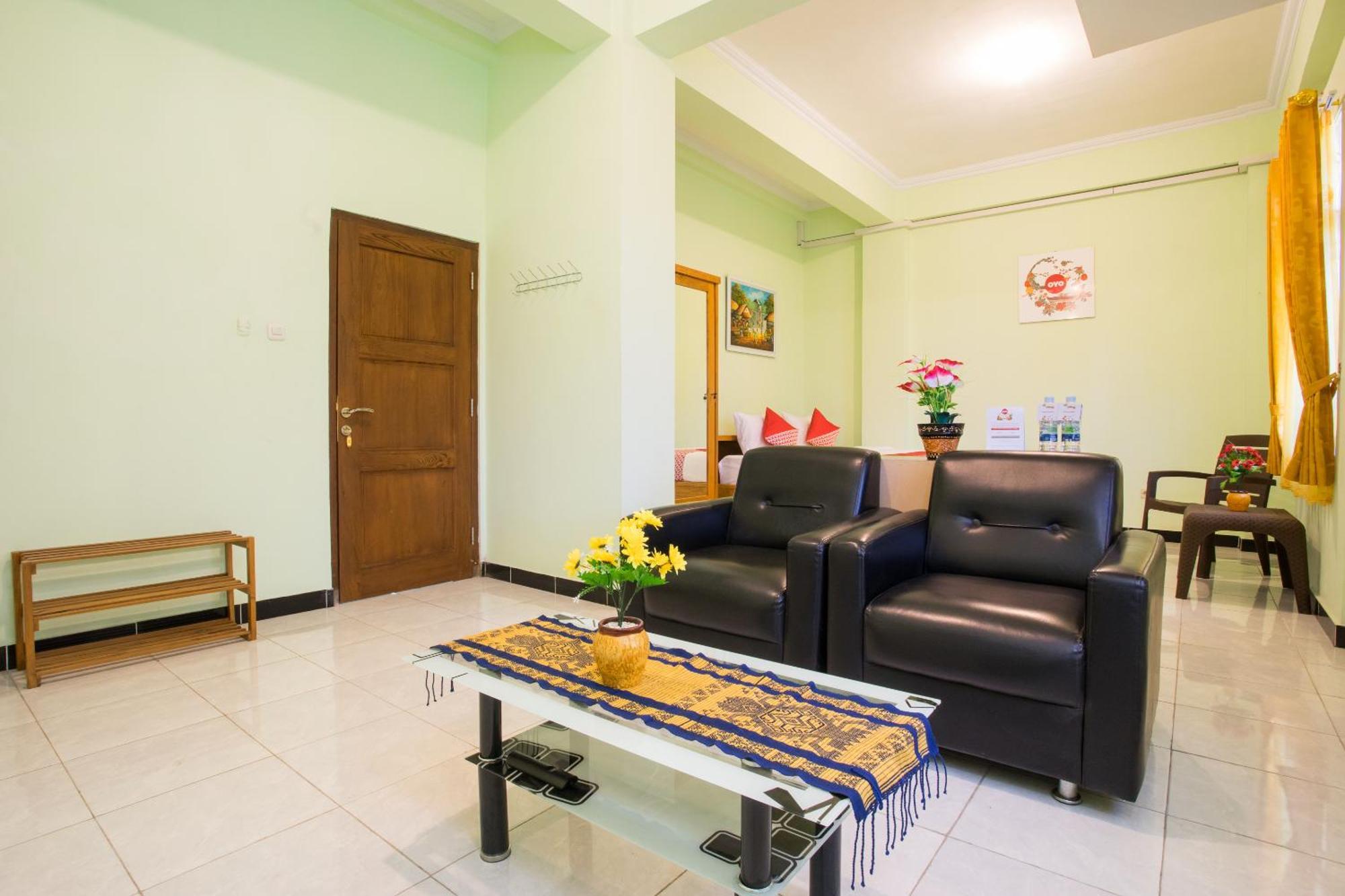 Oyo 1419 Rhona Guest House Syariah Yogyakarta Extérieur photo