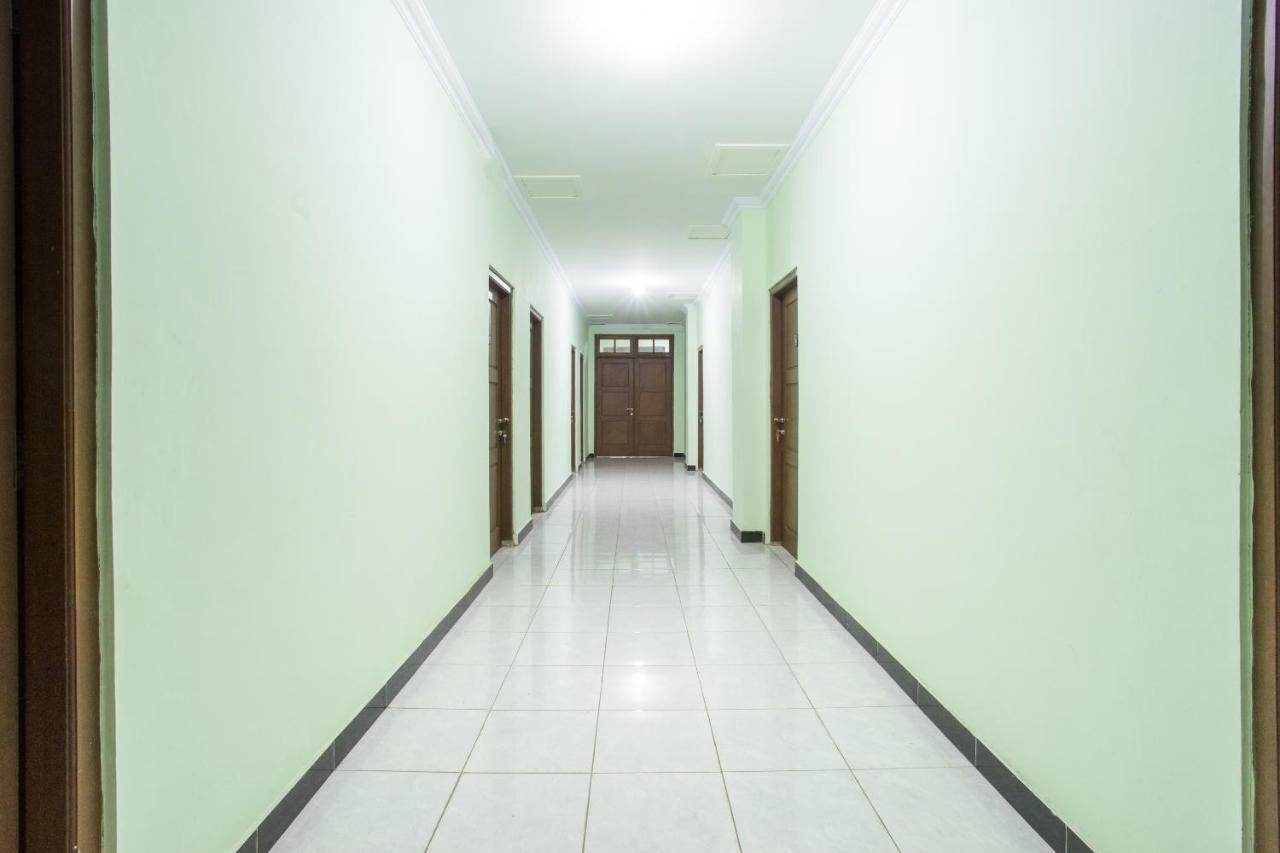 Oyo 1419 Rhona Guest House Syariah Yogyakarta Extérieur photo